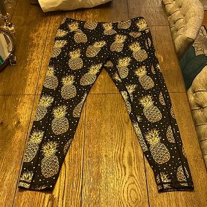 New without tags yoga pants with side pocket